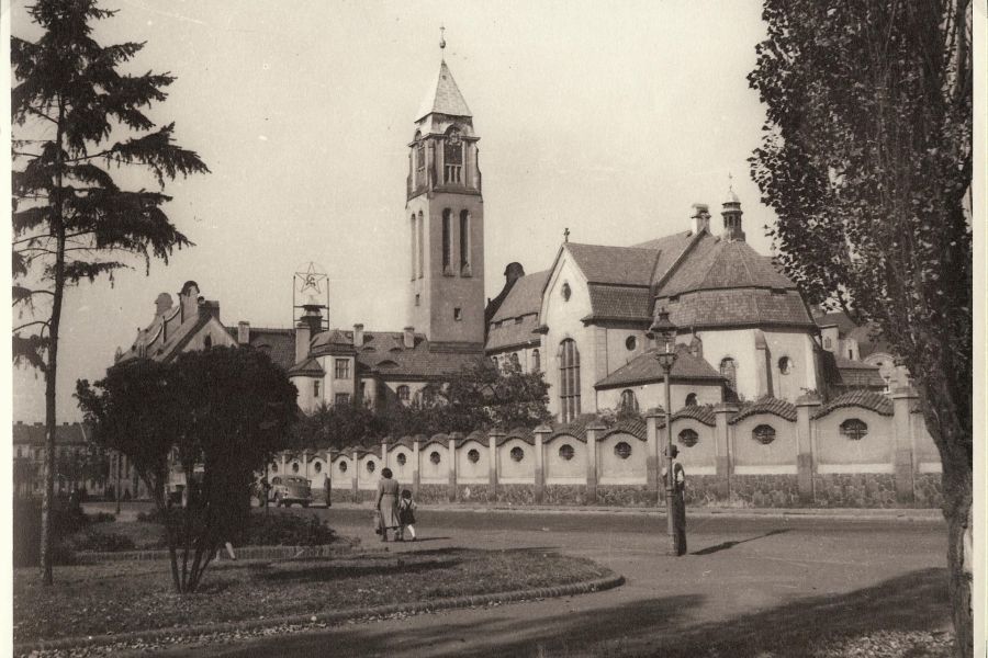 2021 / Z Hamburku na Petrohrad                 