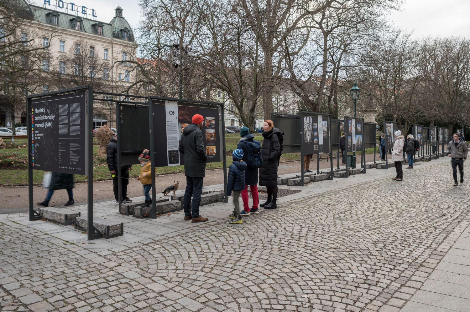 Učit se architekturou? Minulost i současnost školního prostředí v Plzni 